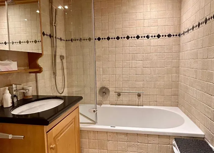 In Ground Floor Cozy Duplex Casa de Férias Saanenmöser