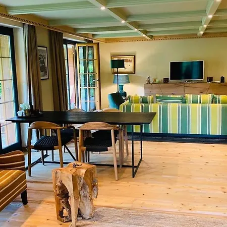 In Ground Floor Cozy Duplex Semesterbostad